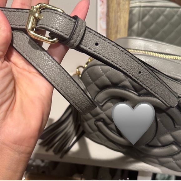 Lux Gray Quilted Crossbody Bag - Picture 7 of 8